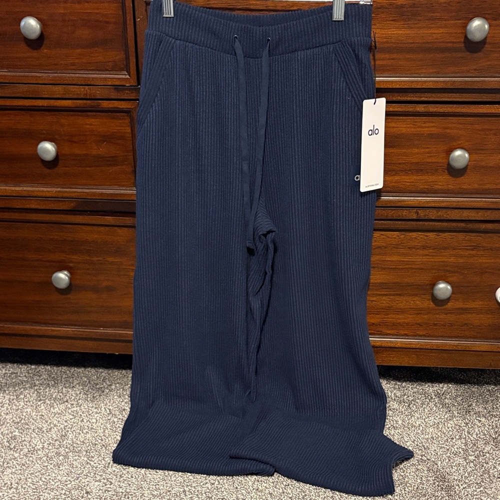 ALO Yoga Muse Wide Leg Pant